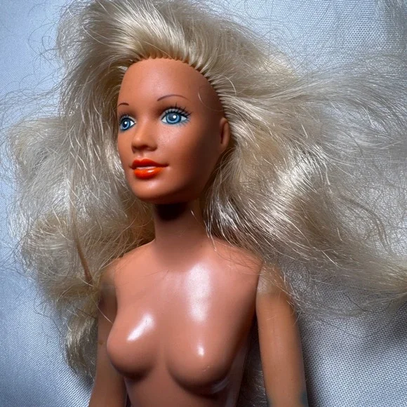 Vintage 1978 Kenner Darci Fashion Doll Blonde Blue Eyes 12 Inch Hong Kong Made - Picture 2 of 10